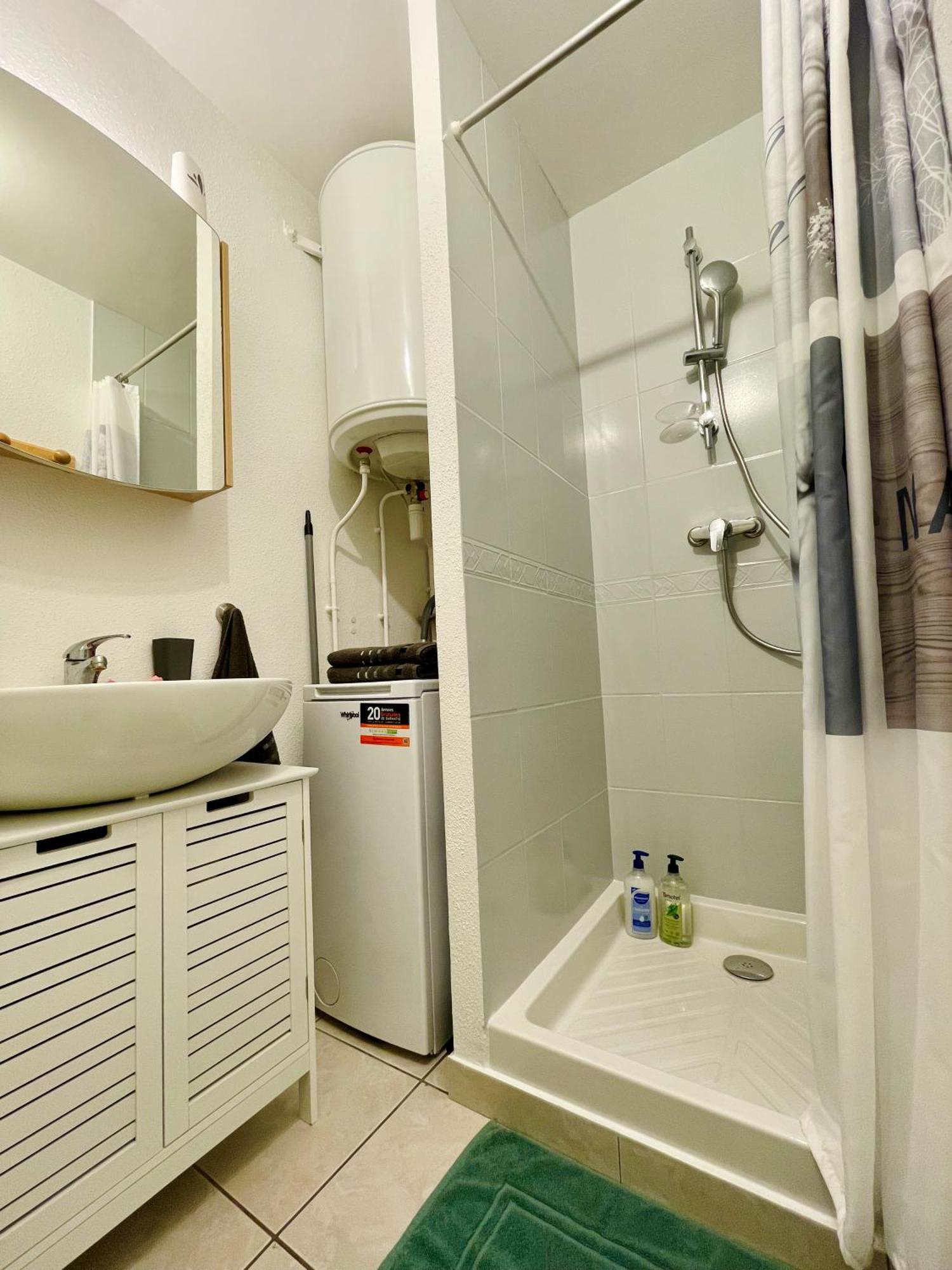 Joli Appartement Avec Parking Montbéliard Dış mekan fotoğraf